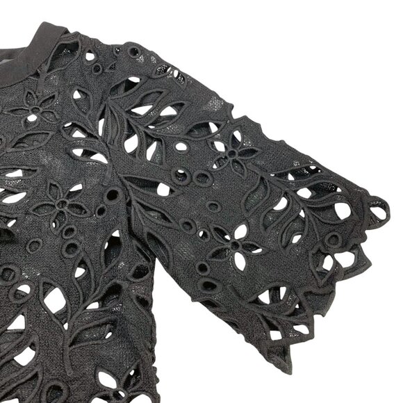 Gracia Black Lace Floral Cutout 3/4 Sleeve‎ Zip Crop Top - Picture 2 of 9